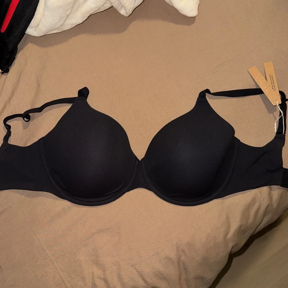 SKIMS Brand New 34DDD